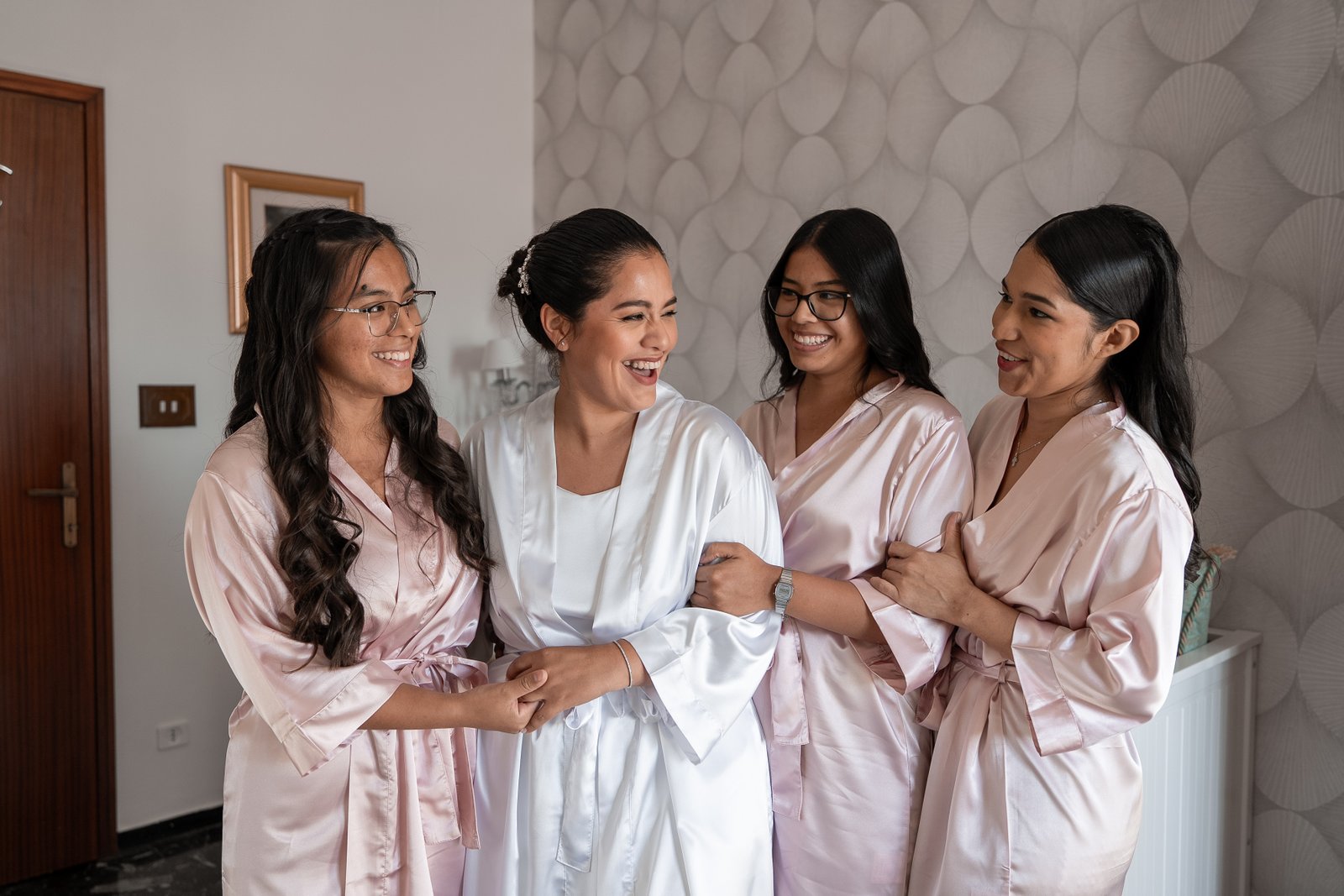 Andrea & Esmeralda - Galleria 15