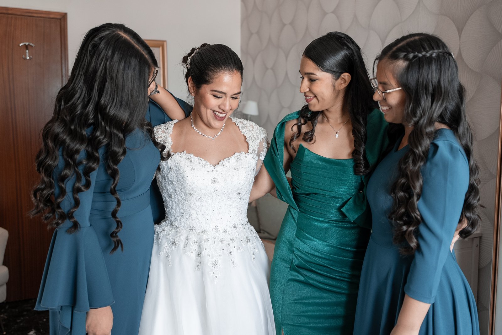 Andrea & Esmeralda - Galleria 24